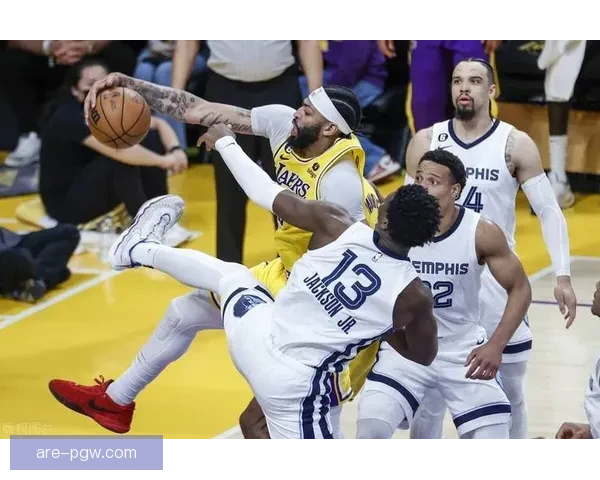 湖人对阵灰熊全场精彩回放精彩瞬间集锦解析